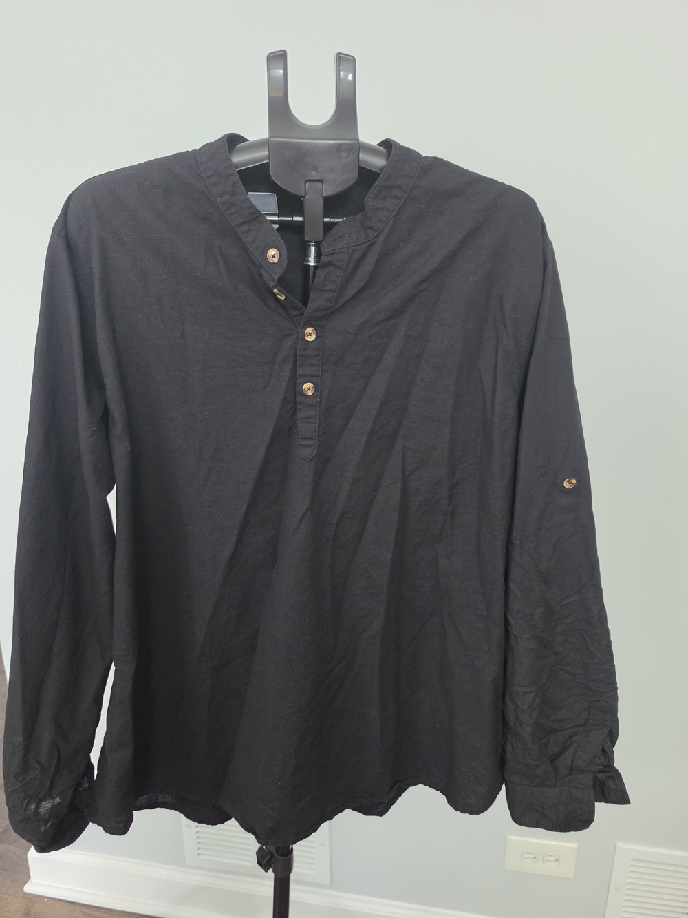 Men's Black Linen Long-Sleeve Henley Shirt